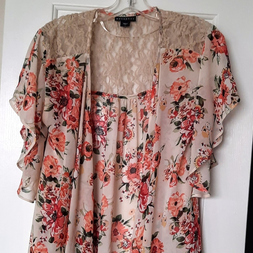Pretty floral shirt